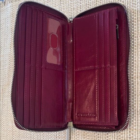 OVERLAND Leather Wallet in Fuchsia Pink - Picture 6 of 9